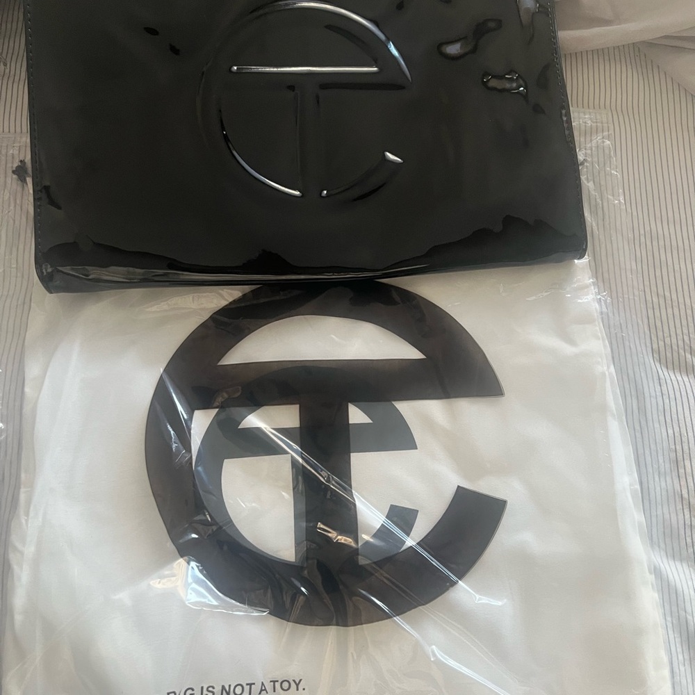 Telfar bag medium patent leather black